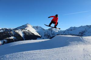 Obóz Snowboardowy dla Młodzieży Pejo, Włoskie Alpy 2025